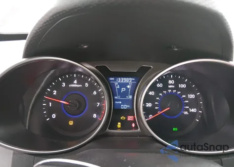 2012 Hyundai Veloster Base W/Red/Black z USA, uszkodzony, nr VIN KMHTC6AD0CU032237